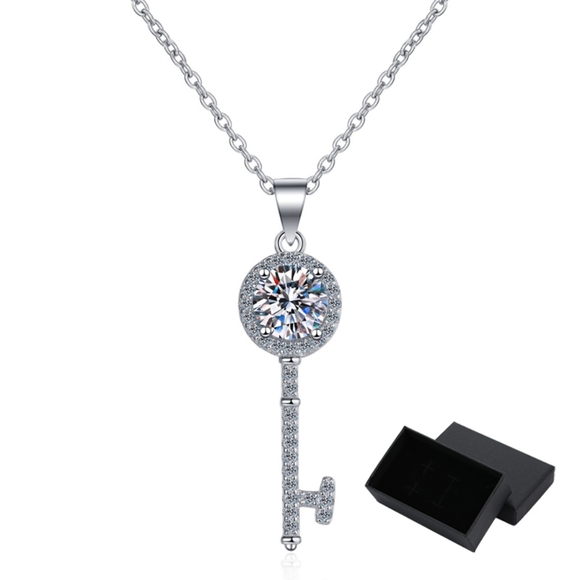 18k White gold 1ct Moissanite diamond key necklace - Picture 4 of 10